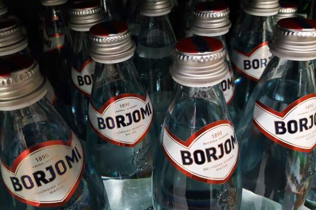 Премьер Грузии поручил передать акции производителя «Боржоми» государству.