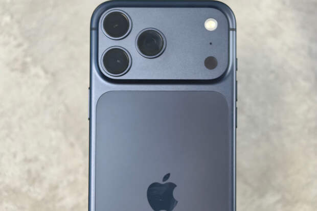 DEV Community: на iPhone 17 Pro запустили локальный ИИ с 400 млрд параметров