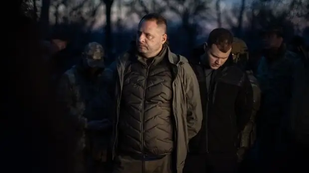 Помощник Зеленского допустил предоставление новых полномочий Донбассу