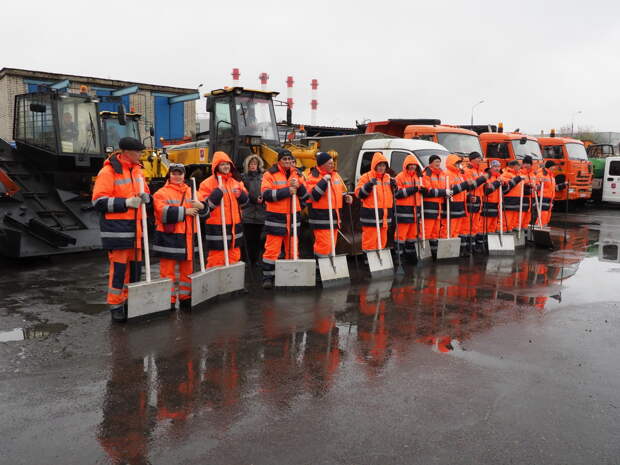Более шести тысяч работников задействуют на уборке улиц/Ольга Чумаченко 