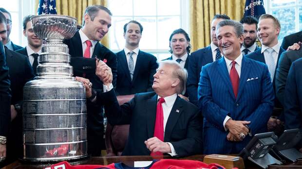 Трамп — большой фанат Овечкина! Звал Ови на ужин, хвастался русской звездой канадцам и говорил про него на митингах