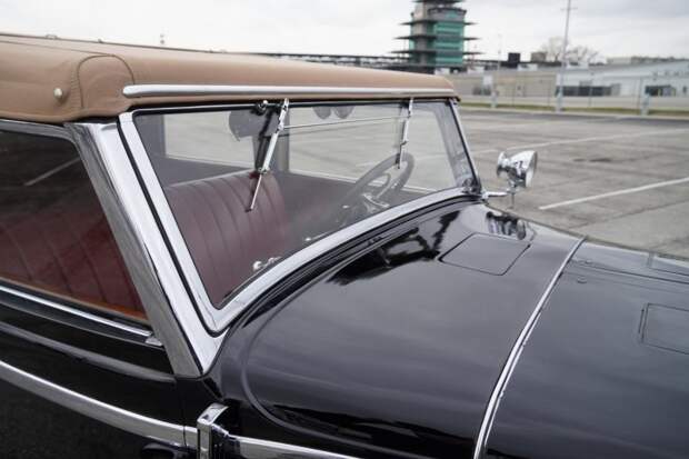 Кабриолет Mercedes-Benz 770K из музея гоночной трассы Индианаполиса