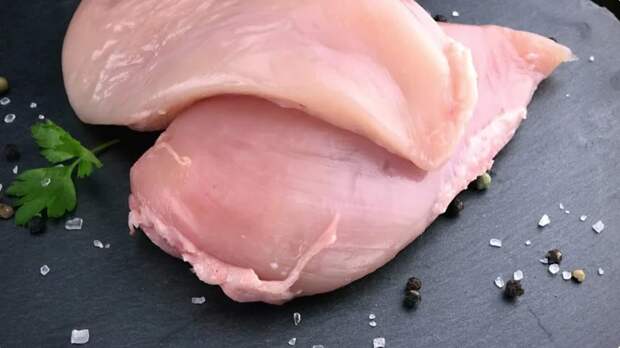 Колбасу больше не покупаю! Готовлю рулетики из куриной грудки: быстро и очень вкусно
