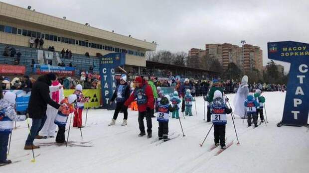 «Крещенские морозы» пришли в Подмосковье. Детский лыжный фестиваль провели в Красногорске