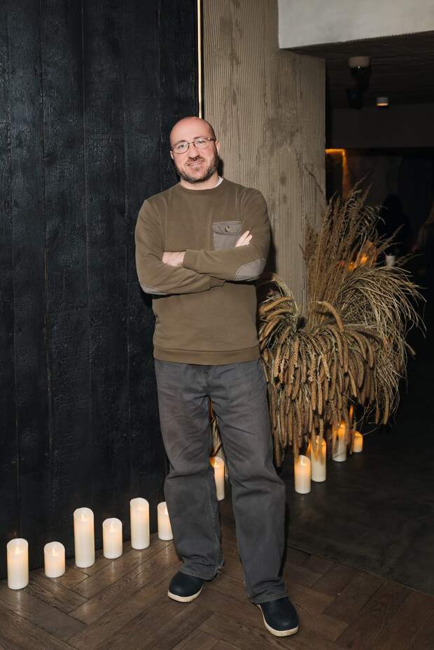 Ужин при свечах: Лянка Грыу, Ольга Сутулова и Владимир Канухин