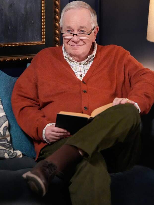 Sam Anderson as "Edwin Kingstonâ