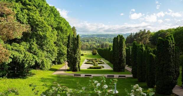 Лежать на пляже недостаточно: главный врач санатория объяснил, как отдыхать с пользой для здоровья