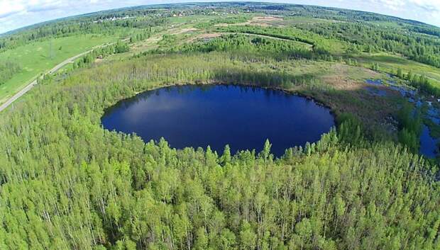 Озеро Бездонное: какие тайны хранит самый необычный подмосковный водоем
