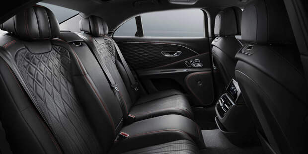 Bentley Flying Spur V8: роскошь, мощь, красота.