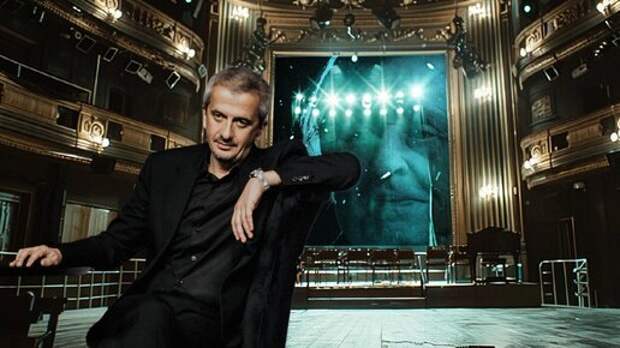 Выпускники Школы-студии МХАТ против Богомолова. "Ниже падать некуда": Артисты воззвали к министру