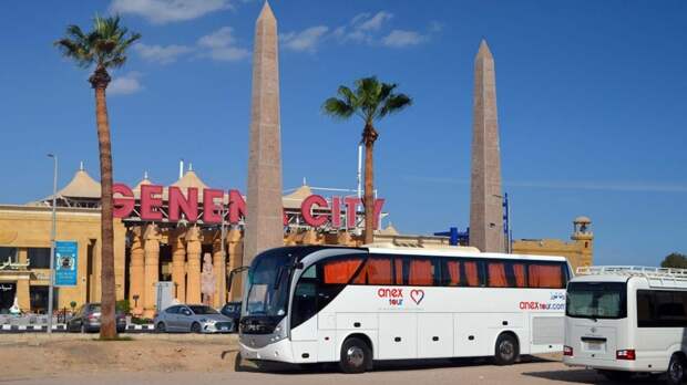 Российских туристов в Египте начали переселять из-за саммита по Газе