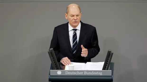 Канцлер ФРГ Шольц назвал правильным решением высылку российских дипломатов