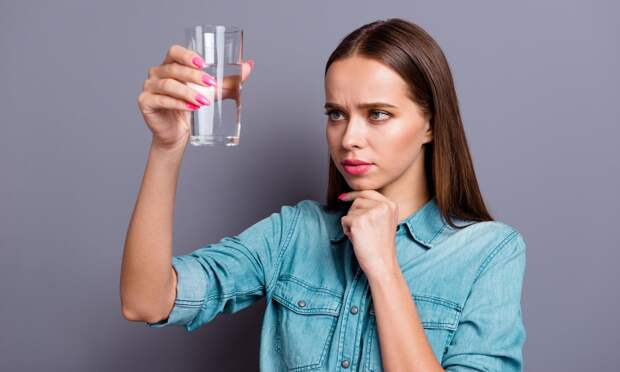 Гастроэнтеролог Меньщикова раскрыла, работает ли домашний тест на ГЭРБ со стаканом воды