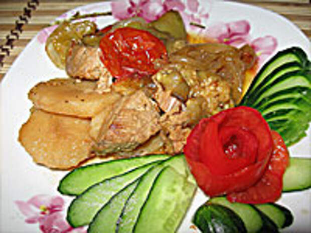 Баклажаны с мясом и овощами