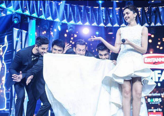 Sidharth Malhotra, Kapil Sharma, Salman Khan, Karan Johar & Deepika performing a step from "Jumme Ki Raat" song of Kick movie.