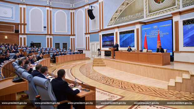 Лукашенко пригрозил губернаторам за развитие АПК: "Ждите жесточайших репрессий"