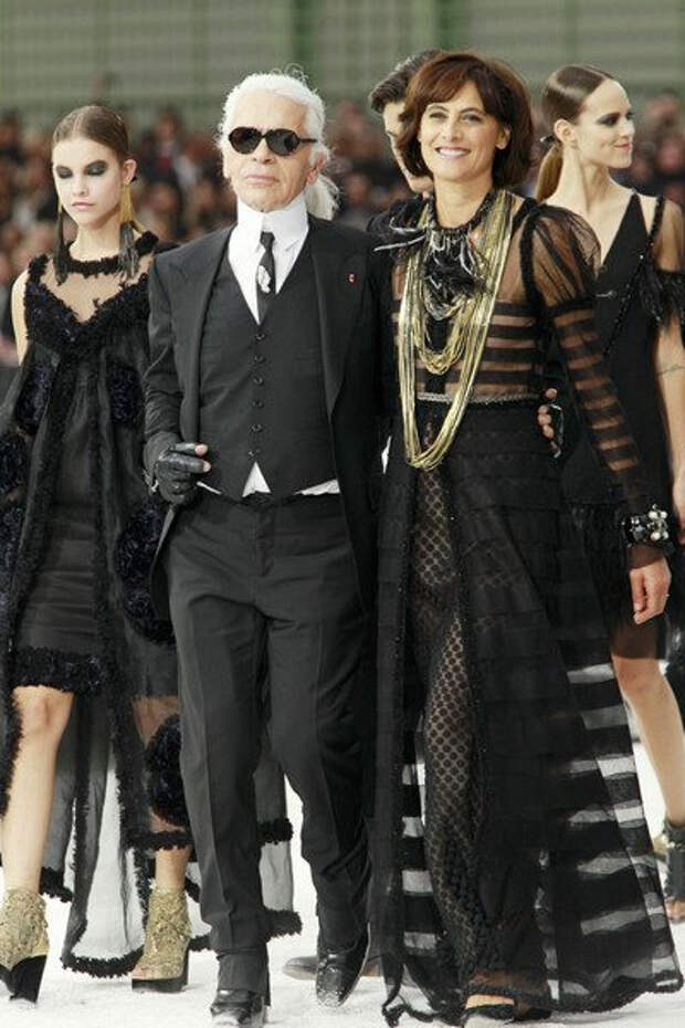 Инес де ля Фрессанж и Карл Лагерфельд на показе Chanel, 2011