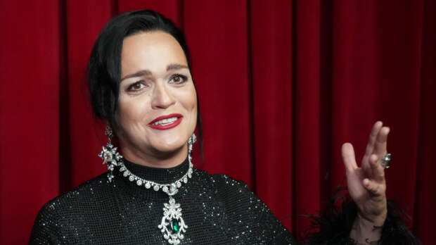 Певица Слава сходила в туалет в прямом эфире