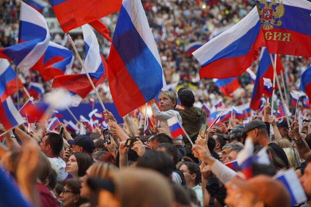 Канадский болельщик принес на олимпийский хоккей флаг России