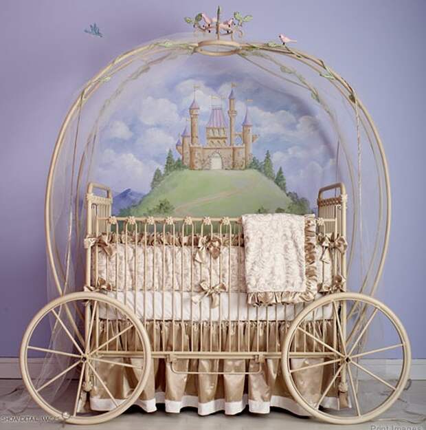 Самая дорогая кроватка для новорожденного Princess Coach Iron Crib от PoshTots, стоимость 4,7 тысяч долларов