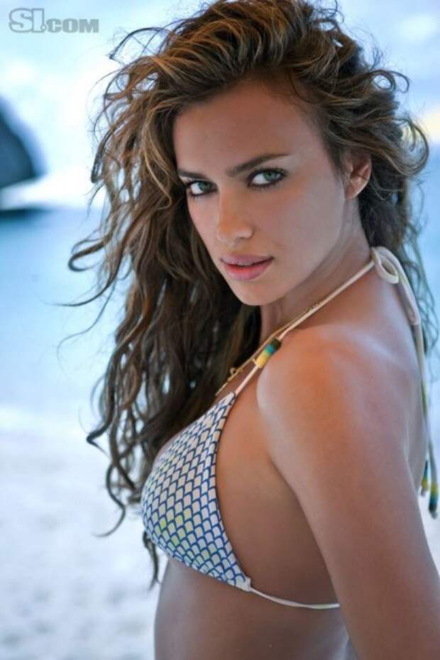 Русская модель Ирина Шейк (Irina Shayk) украсила престижный каталог купальников Sports Illustrated Swimsuit 2011.