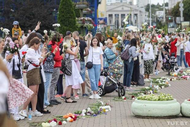 7 сильных фото акций солидарности против милицейского насилия в Беларуси