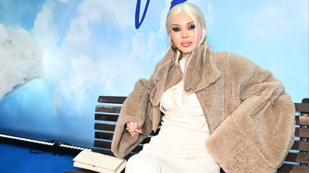 Самойлова с лошадьми, а Борисов — с гусями: как звезды встретили Новый год