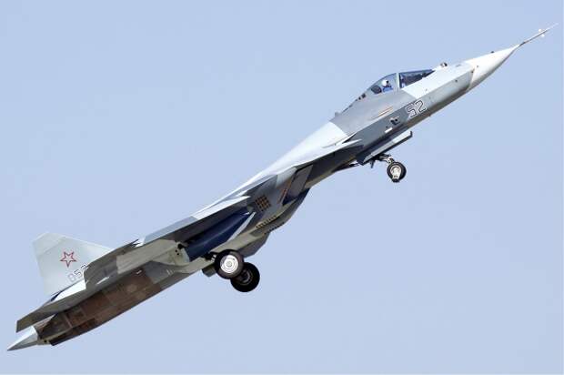Многоцелевой истребитель Су-57 