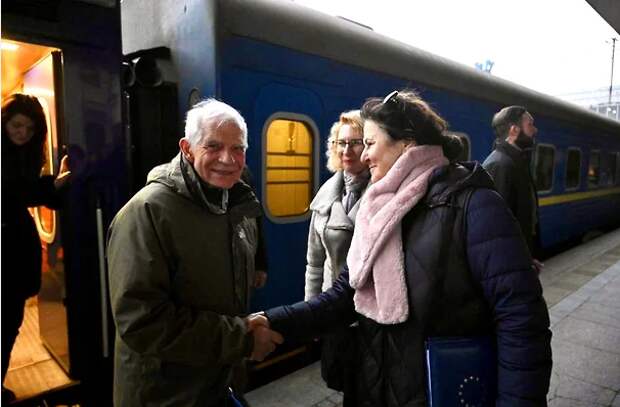 Боррель приехал оказывать помощь