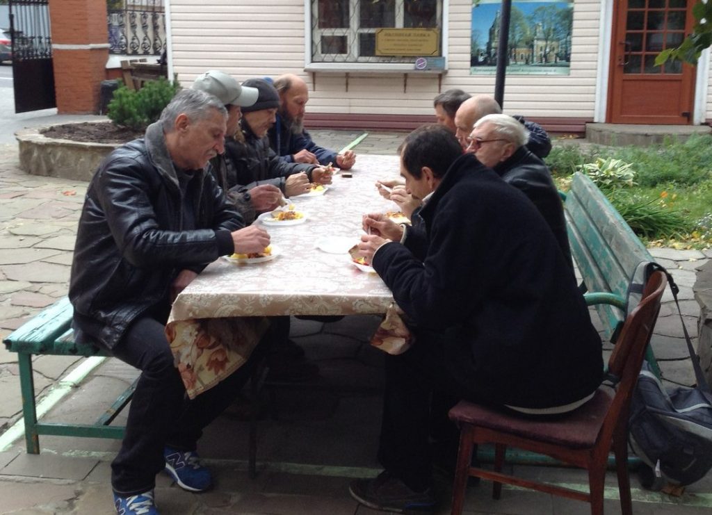 Прихожане храма на Алтуфьевском шоссе помогут бездомным Фото с сайта храма