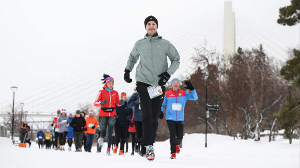 Новогодняя акция «Забег обещаний» прошла в Москве и других городах России