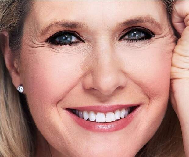 После 50 лучше не использовать черный карандаш и тушь: расскажем почему