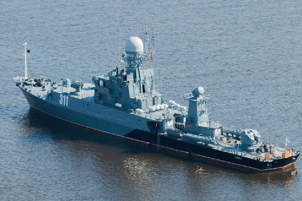 Противолодочный корабль Балтийского флота выполнил учебно-боевые задачи в море