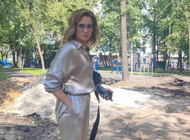 Депутат МГД Киселева проверила ход работ по благоустройству сквера «Юность Фото: Юлия Новикова