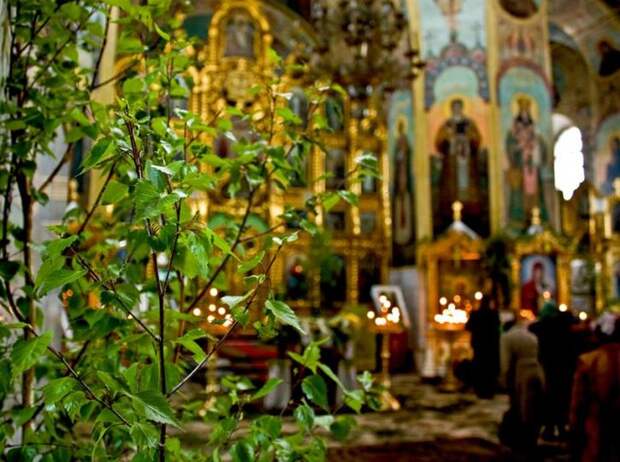 Что не следует делать на Троицу, и что нужно сделать обязательно, раскрыли в Церкви