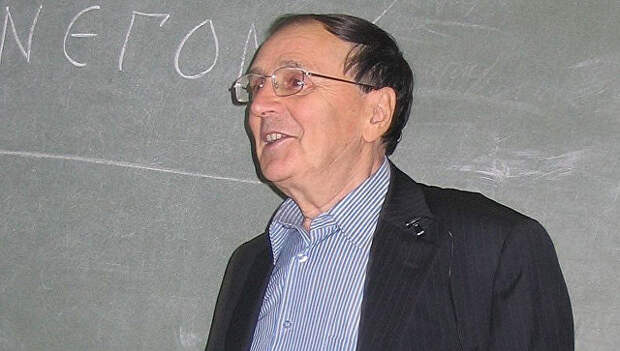 Академик РАН Андрей Зализняк Академик РАН Андрей Зализняк