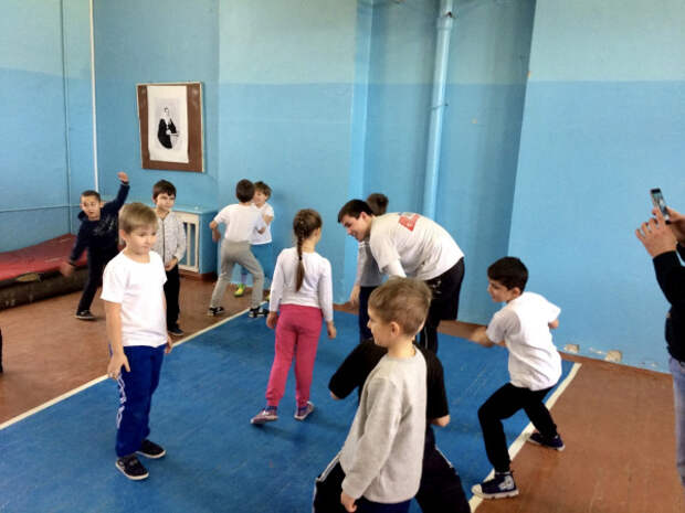 В севастопольской школе прошел урок самообороны