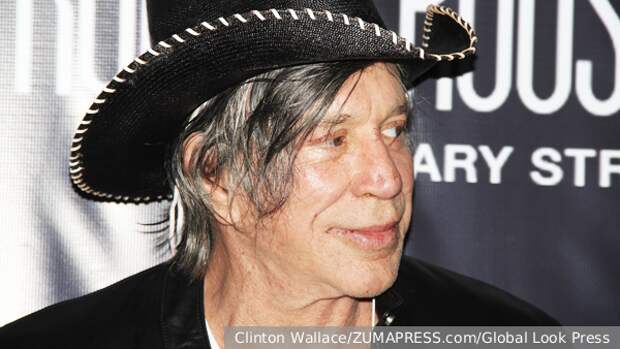 Суд обязал актера Микки Рурка покинуть дом в Лос-Анджелесе из-за долгов