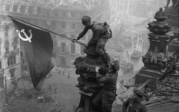 Знамя над Рейхстагом