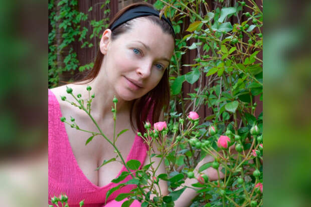 Актриса Наталия Антонова опубликовала фото без макияжа