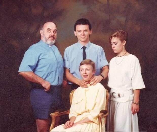 Смешные и нелепые семейные фотографии (17 шт)