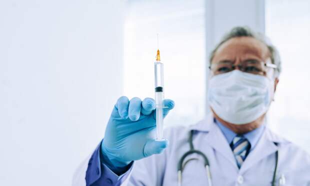 В 2026 году в программу ОМС включат лечение новыми онковакцинами