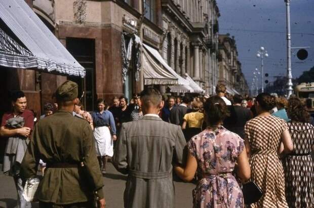 Неизвестные ранее цветные фото СССР