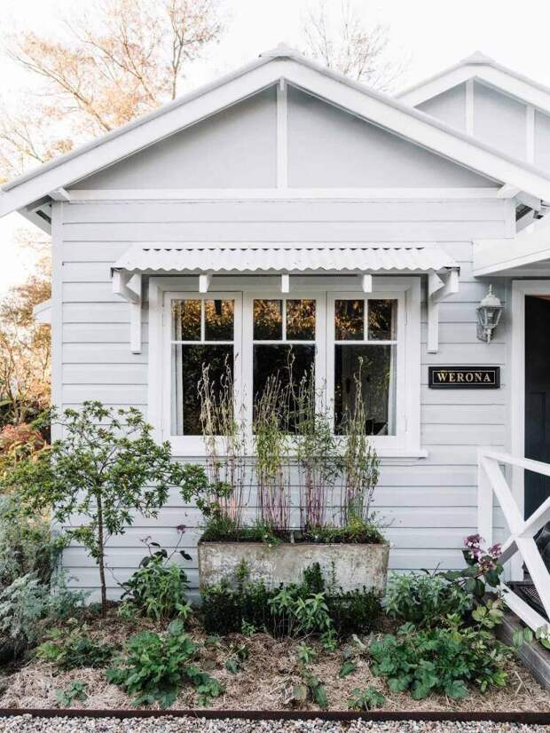 Жизнь часто забрасывает нас довольно далеко от тех мест, где мы родились и провели своё детство.-2