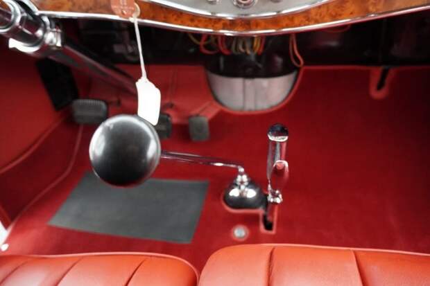 Кабриолет Mercedes-Benz 770K из музея гоночной трассы Индианаполиса