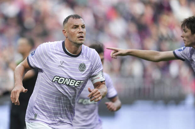 Жена Смолова раскритиковала Дзюбу за слова о том, что депрессии не существует