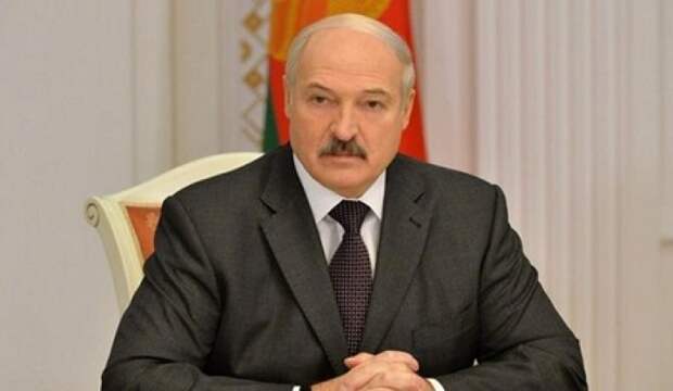 Лукашенко закрывает границу для «бандитов с оружием» с Украины
