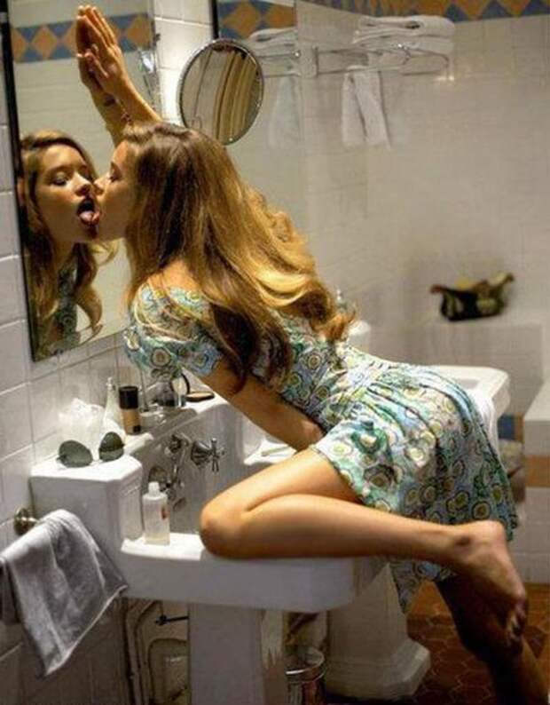 Девушки, которые занимаются непонятными вещами. Часть 3. (24 фото)