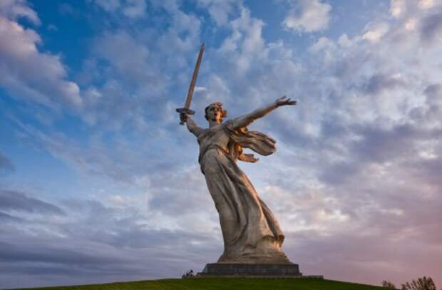 Это мало кто знает Это мало кто знает меч, память, проект, скульптура