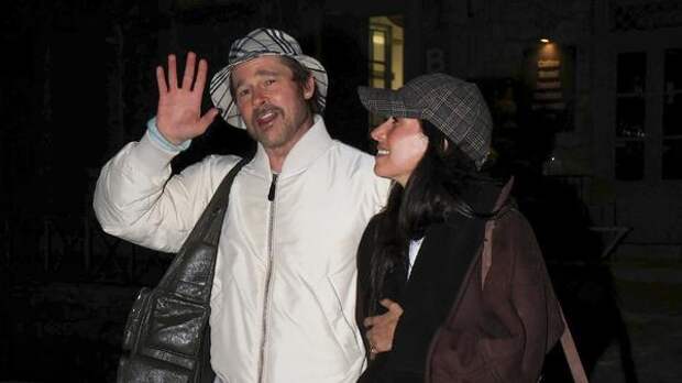 Старается не унывать: Брэд Питт, от которого недавно отрекся сын, появился в Греции